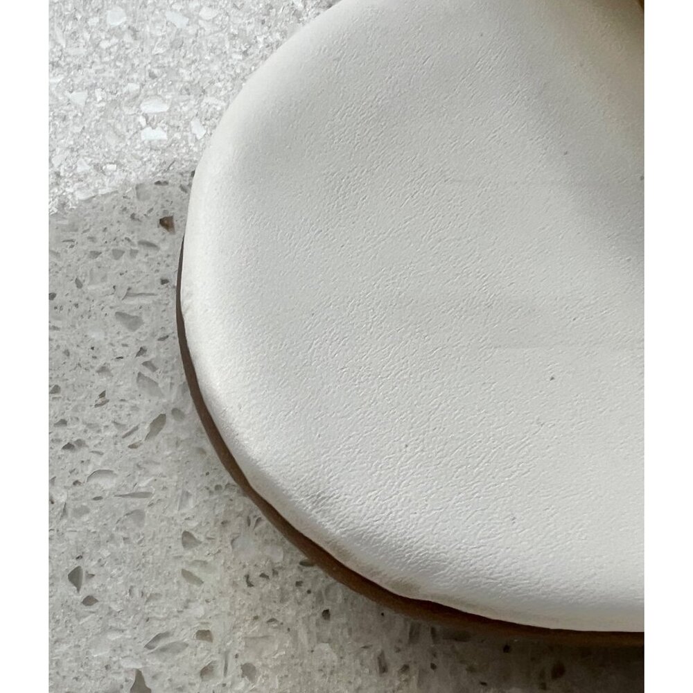 Guess Womens White Leather Crisscross Slide Sandals Size 9.5 M Open Toe Shoes - Picture 12 of 12